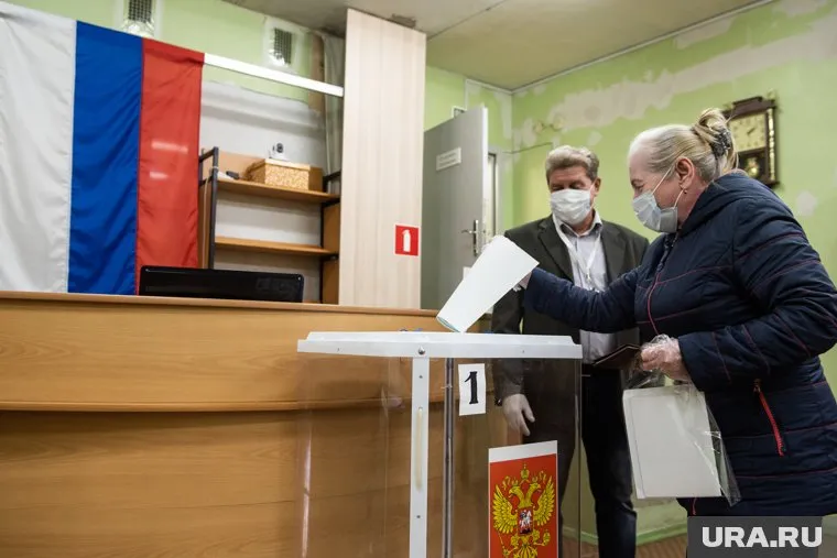 В голосовании приняли участие более половины избирателей Свердловской области