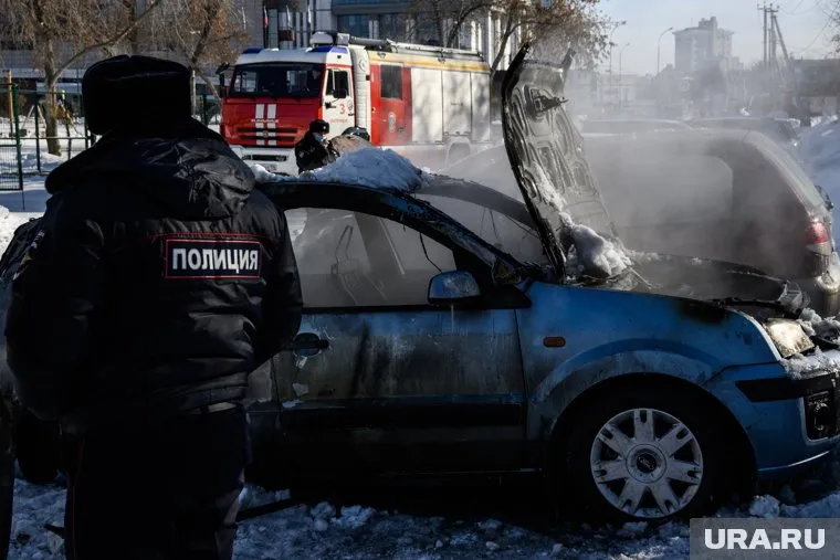 За серию поджогов авто тюменцу грозит до пяти лет лишения свободы