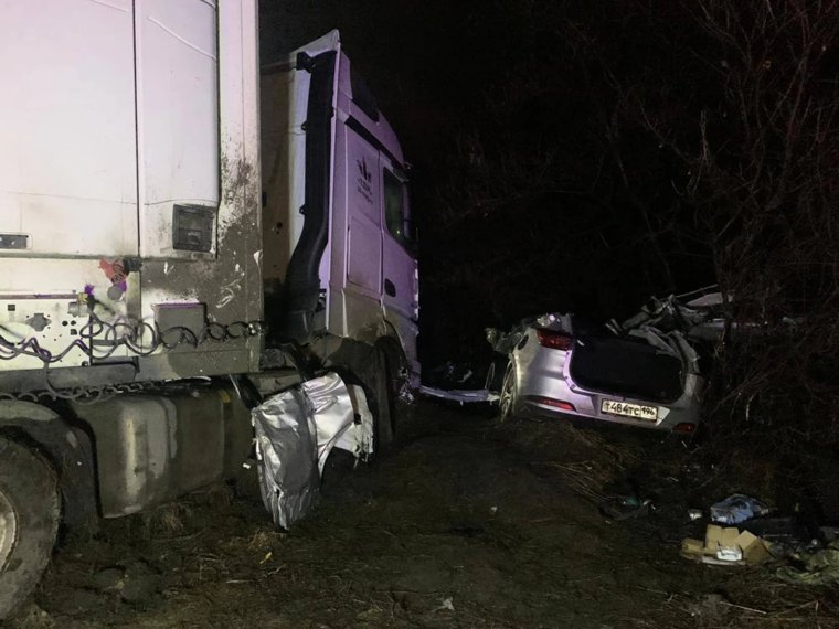 В массовом ДТП на трассе Екатеринбург-Курган погибли трое, включая ребенка