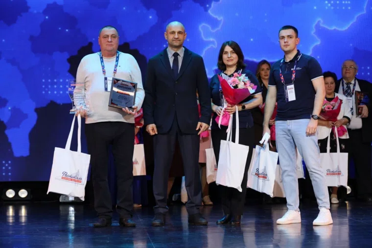 Курганская семя заводчан победила на фестивале трудовых династий в Тюмени