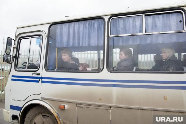 Пассажиры маршрутного ПАЗа не пострадали