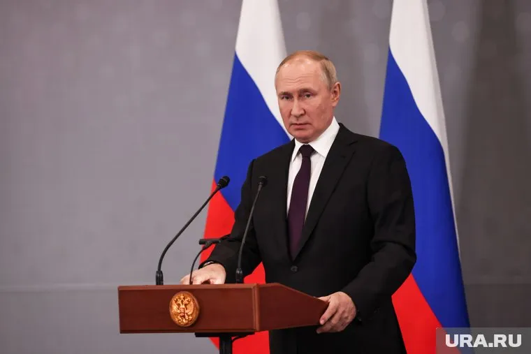 Путин снижает значимость доллара в мировой финансовой системе