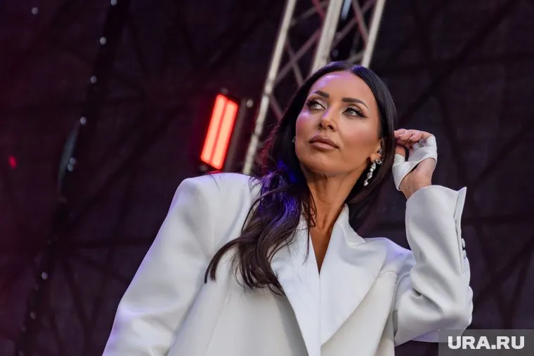 Алсу продолжает радовать поклонников и в 42 года