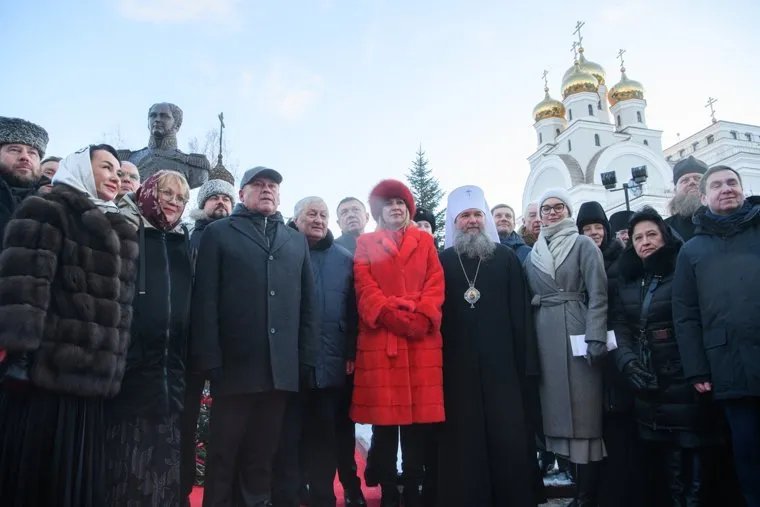 Мария Захарова на открытии памятника Александру I. Екатеринбург