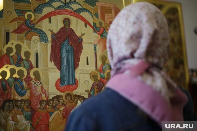 В РПЦ считают, что представители традиционных религий должны укреплять позиции брака одного мужчины с одной женщиной