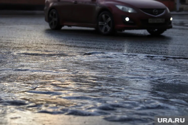 Курганцев просят быть внимательными на дорогах и не ездить на летней резине