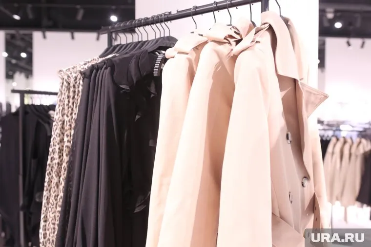 В Zarina продавалась женская одежда и аксессуары