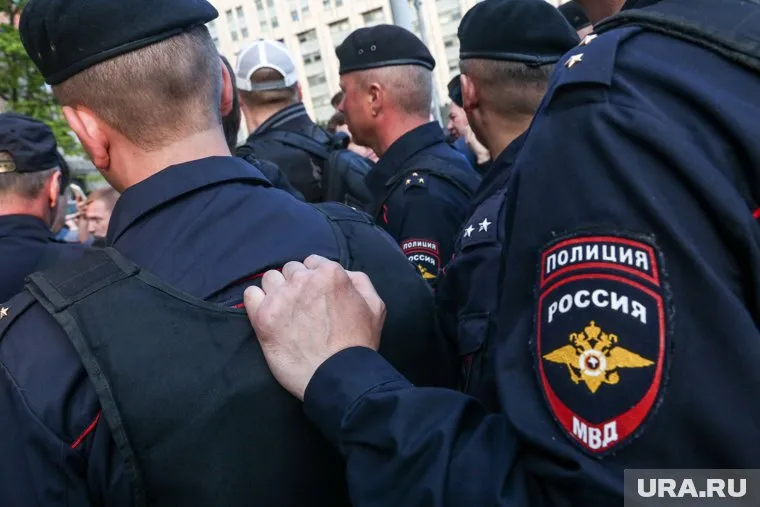 На этой неделе в Первоуральске арестовали двух полицейских. Как всегда, дело в деньгах