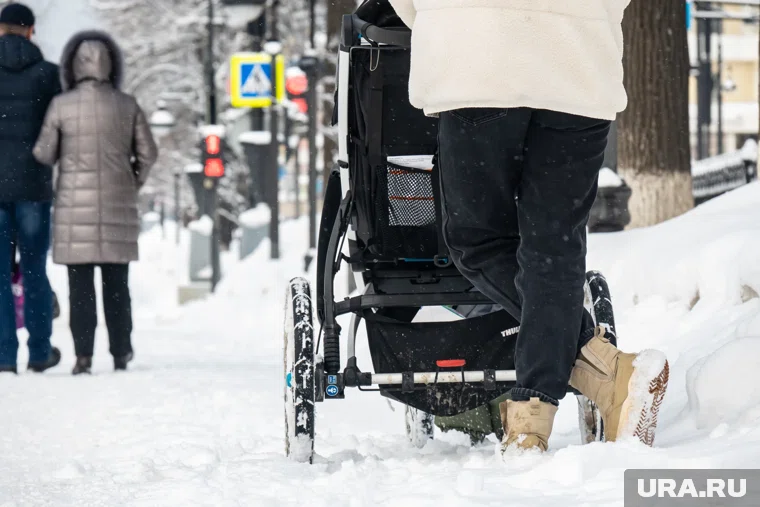 Чтобы не платить трем своим детям, горе-мать родила четвертого (архивное фото) 