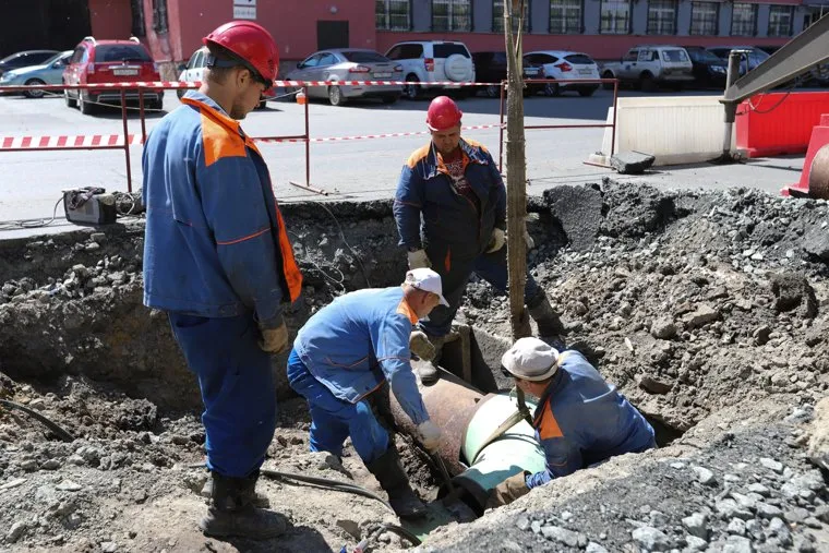 Ремонтные работы КГК по ул. Савельева,  Пушкина и М. Горького. Курган