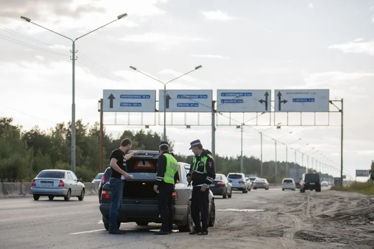 Резня на проспекте Ленина. Сургут, полиция, гибдд, дпс, досмотр автомобиля