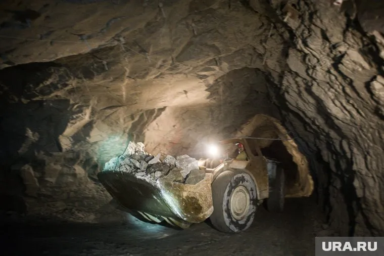 Из-под завалов на руднике достали труп одного из работников