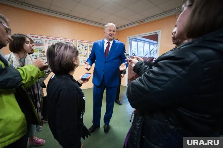 Эксперты полагают, что главные федеральные инспекторы в Тюменской области и Югре обросли огромным количеством связей, что может помешать их работе