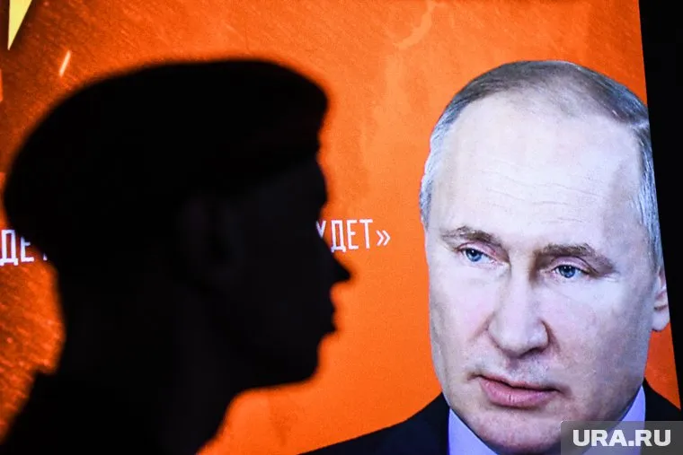 Президент РФ Владимир Путин посетил штабы группировок в зоне СВО