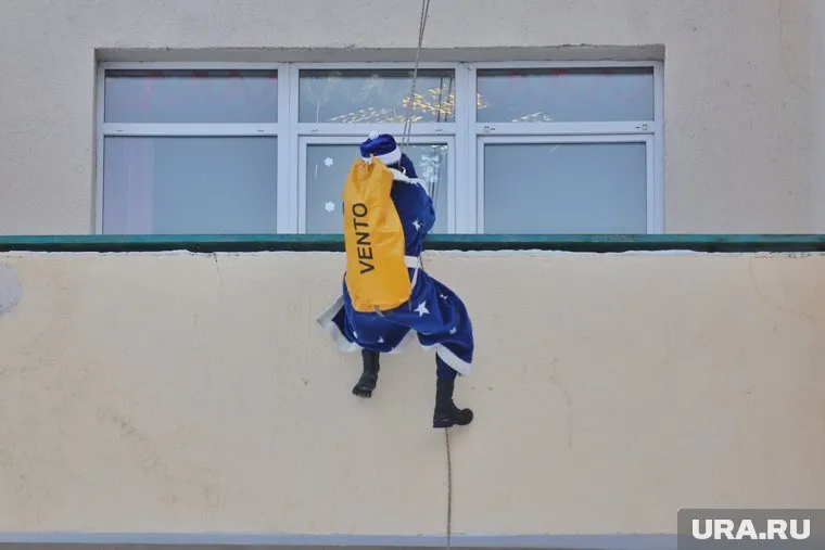 Альпинист работал ночью на высоте