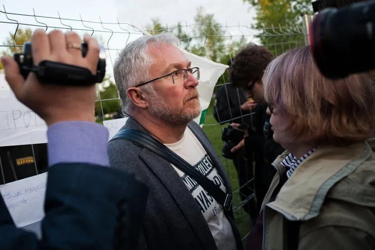 Акция против строительства собора святой Екатерины на территории сквера у Театра драмы. Екатеринбург