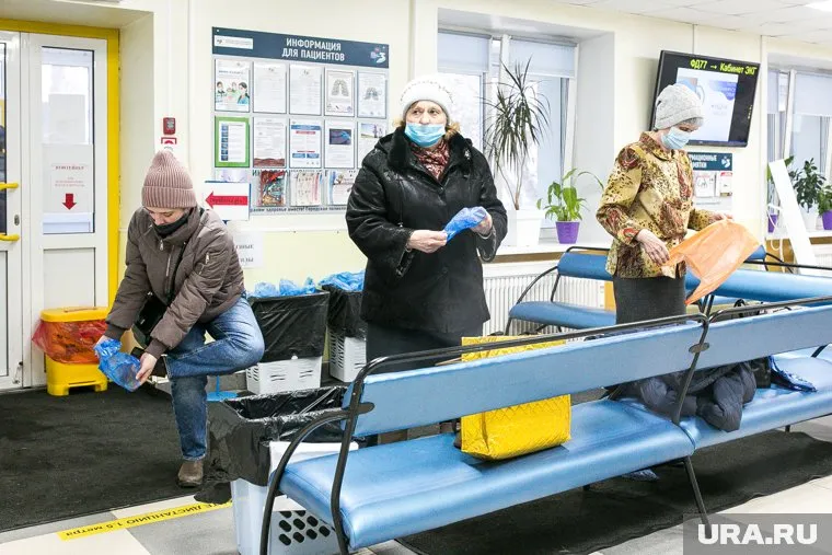 Нужно вакцинироваться не дожидаясь роста заболеваемости, считает Александр Чепурнов