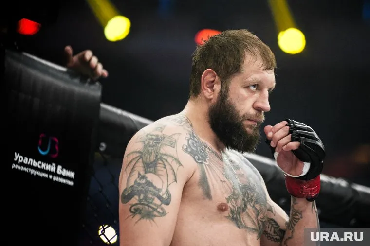 Емельяненко попросил прощения у полицейских