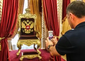 «Господин губернатор, вас ожидают ваш мистик и сатрап»