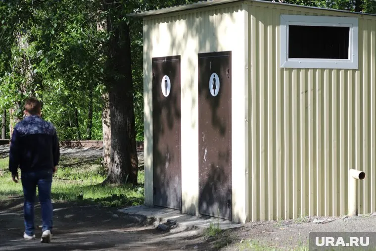 Новый туалет установили в горсаду (архивное фото)