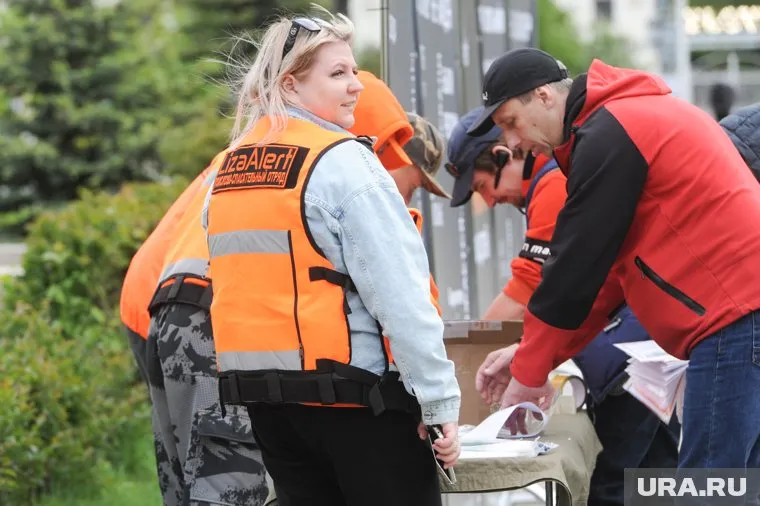В поисках принимает участие много людей, но их все равно не хватает (архивное фото) 