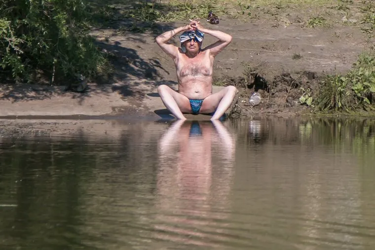 Пляжи и места для купания города Кургана, пляж, водоем, отдых на воде, голый мужик, загарание