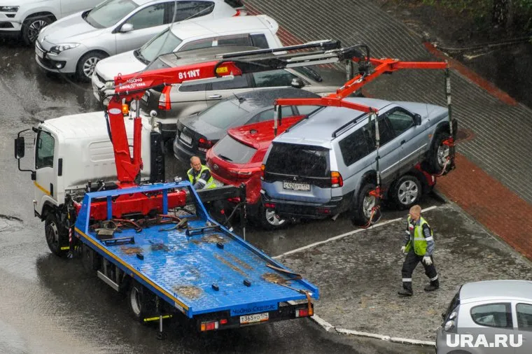 Ранее о предстоящей эвакуации транспортных средств предупреждали в полиции