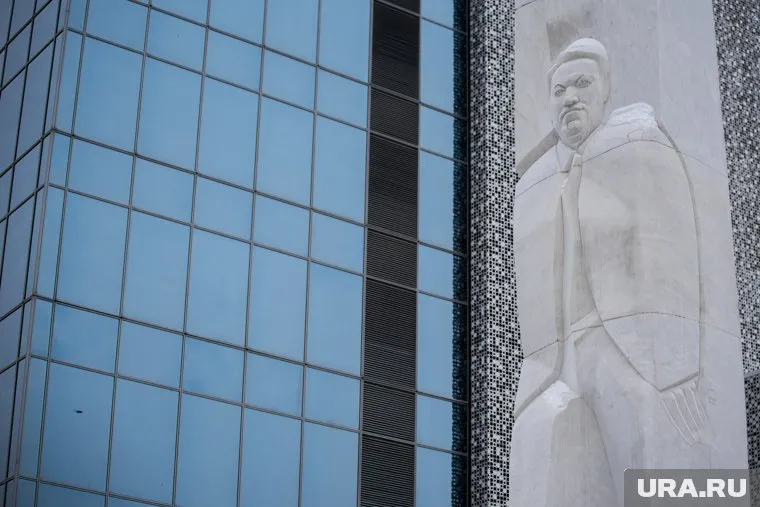 Куйвашев напомнил, что администрация президента РФ также причастна к созданию Ельцин Центра