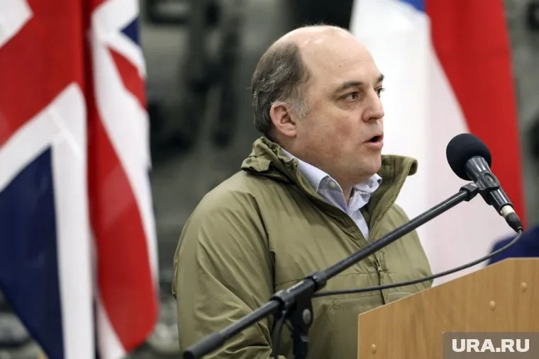 Бен Уоллес подал в отставку с поста министра обороны Британии