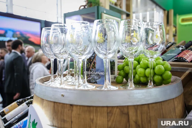 Минфин РФ утвердил новые минимальные розничные цены на крепкий алкоголь, которые начнут действовать с 1 января 2026 года