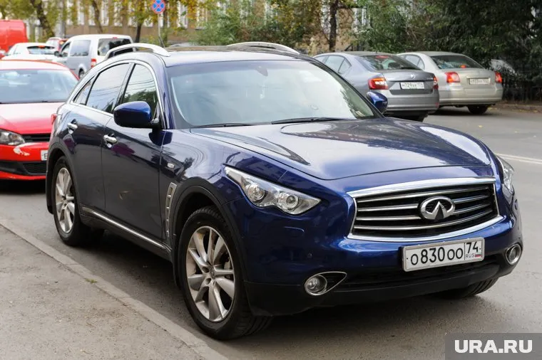 Один из внедорожников бренда infiniti сгорел полностью (архивное фото)