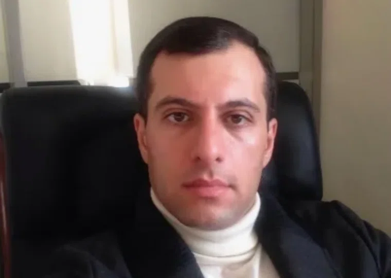 С 2009 года Авакян был гендиром таможенного брокера торгового порта Санкт-Петербург