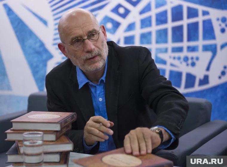 Бориса Акунина внесли в перечень террористов и экстремистов