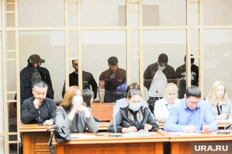 Лишь один из обвиняемых согласился с иском родителей погибшего