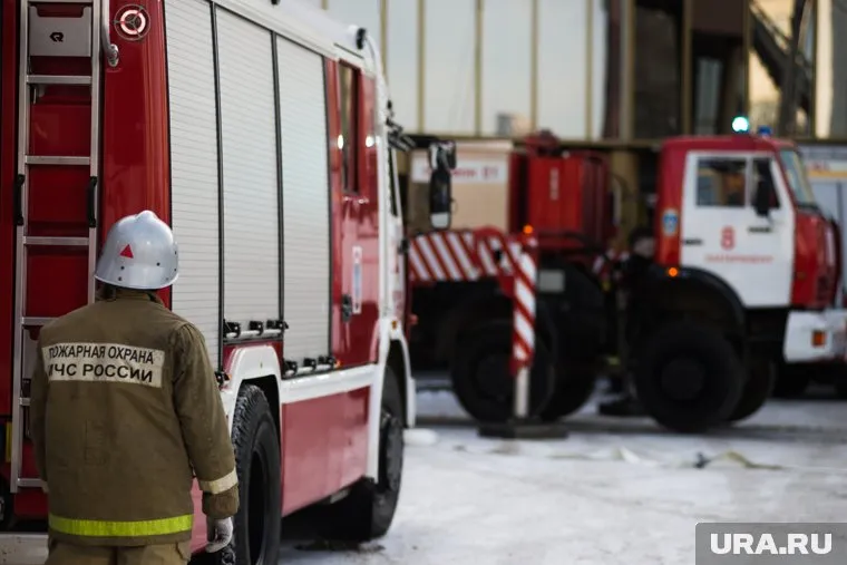 На месте работает МЧС РФ