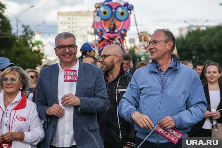 Депутат Госдумы Игорь Сапко просит заблокировать сообщество геев в Facebook