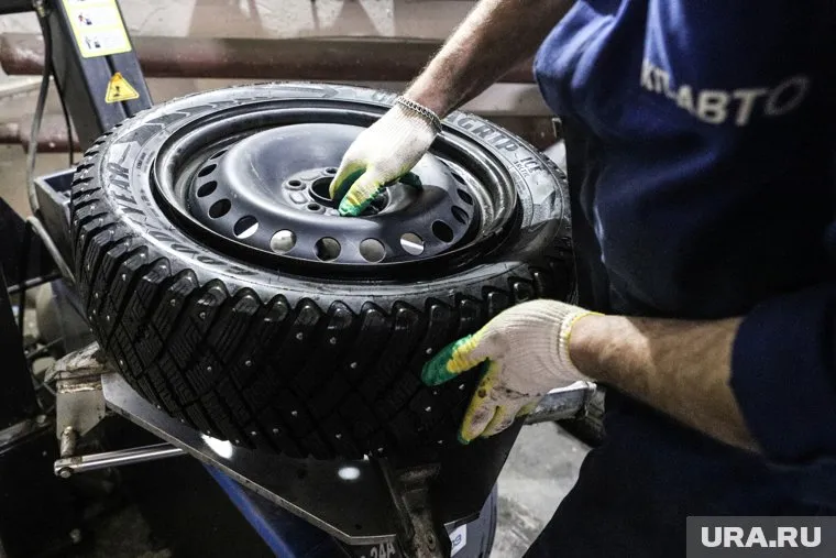 Курганцам рекомендуют дождаться теплой погоды для замены зимней резины