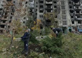 Екатеринбургский поэт уехал в Мариуполь помогать людям