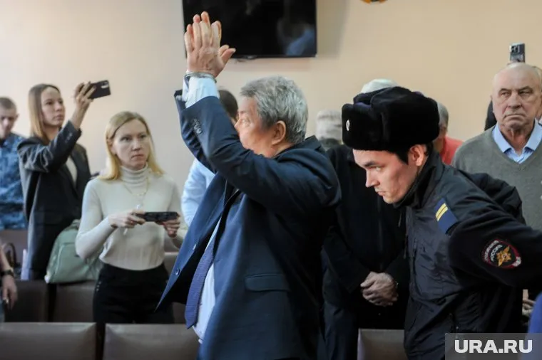 Виктора Чернобровина (на фото) отправили в колонию на восемь лет и два месяца, Рудольфа Зайцева — на восемь лет