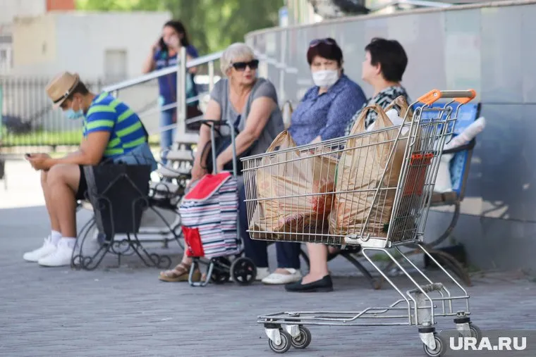 Цены на продукты в РФ снижаются, следует из расчетов РИА Новости