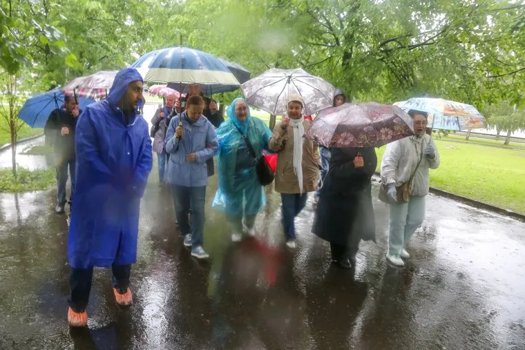 Несогласованный пикет Ивана Волкова в сквере. Екатеринбург