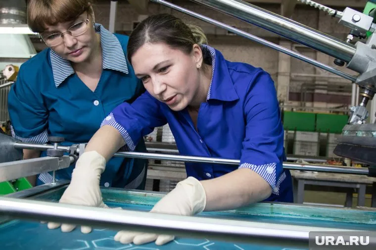 Завод керамических изделий много лет оказывает финансовую поддержку кадрам