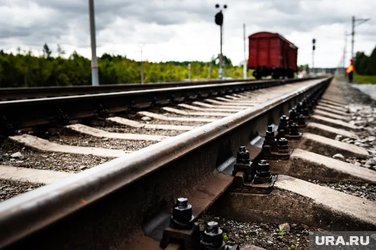 В Пермском крае четыре грузовых вагона с цементом и целлюлозой сошли с рельс