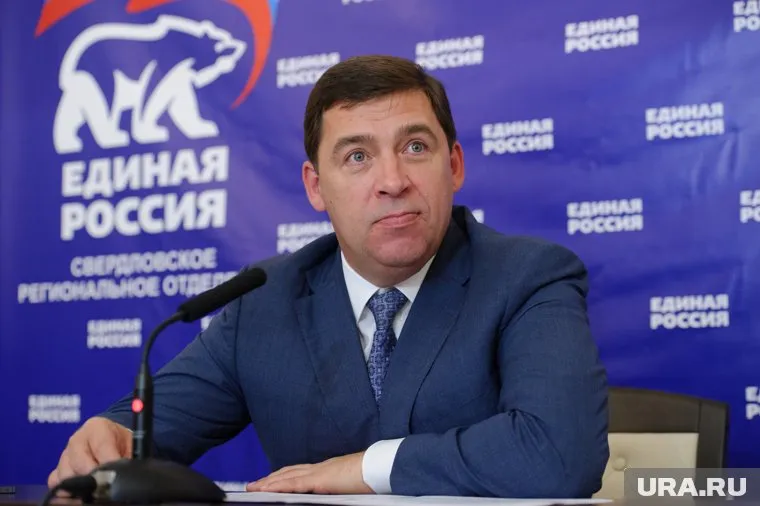 Пока губернатор в предвыборных разъездах по области, правительство готовится к массовому исходу