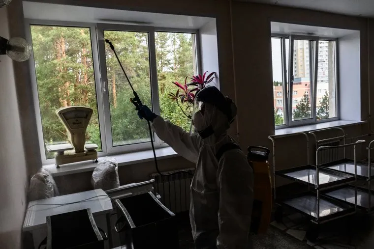 Дезинфекция красной зоны Госпиталя ветеранов войн. Екатеринбург