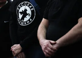 Активисты в черном собирают сторонников в Екатеринбурге