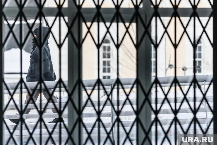 Курганскую школьницу отправили в центр для правонарушителей из-за буллинга