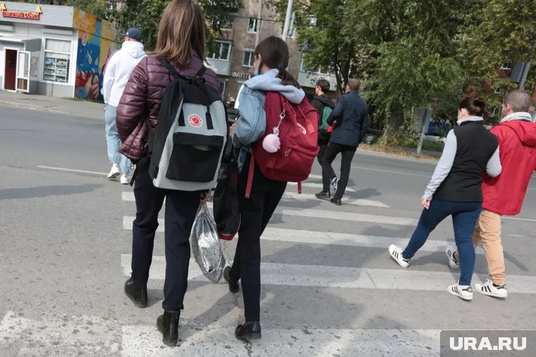 Из-за коронавируса пермские школьники расходятся по домам