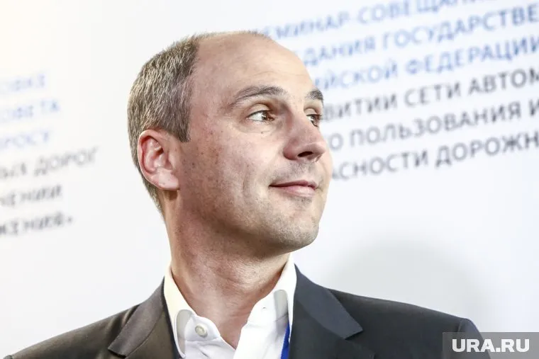 Денис Паслер часто заезжает на малую Родину, у него там мама и брат