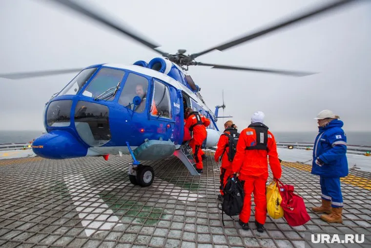 До места работы вахтовиков доставляют на обработанном транспорте